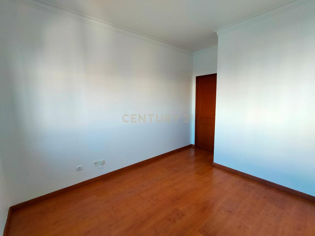 Apartamento T3 com Garagem  - Image 7